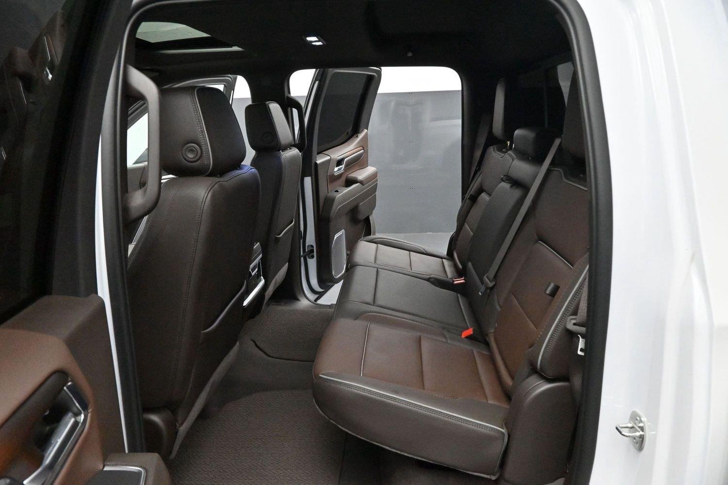 Used 2024 White Frost Tricoat GMC Denali image 34