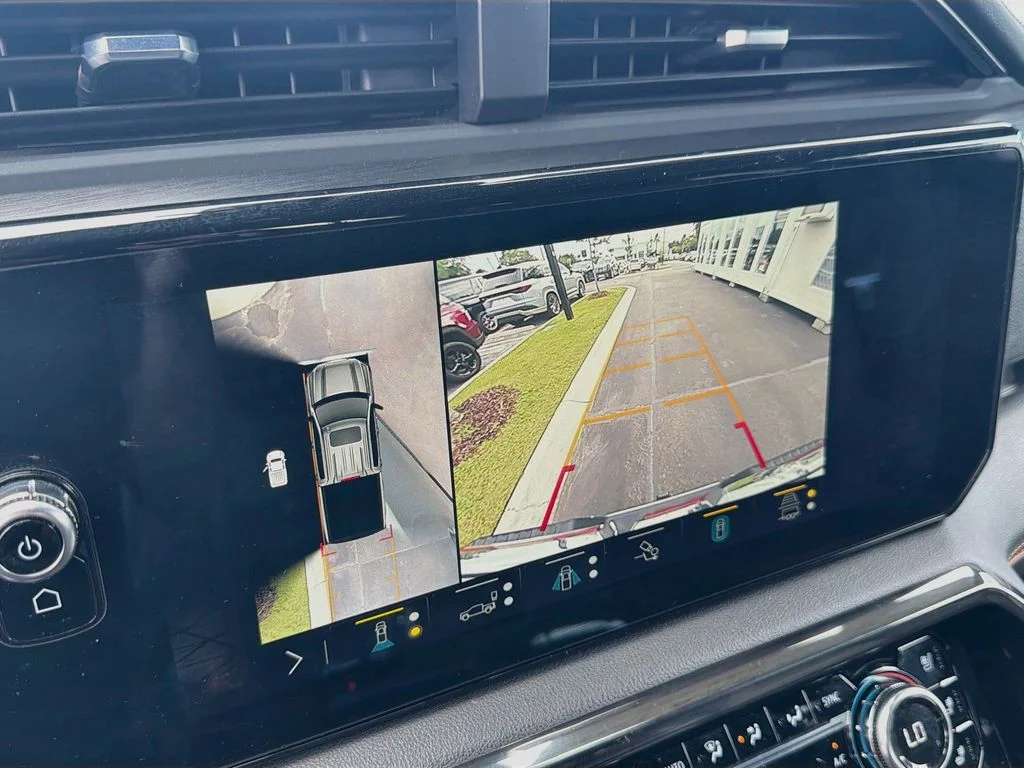 Used 2023 Sterling Metallic GMC AT4 image 14