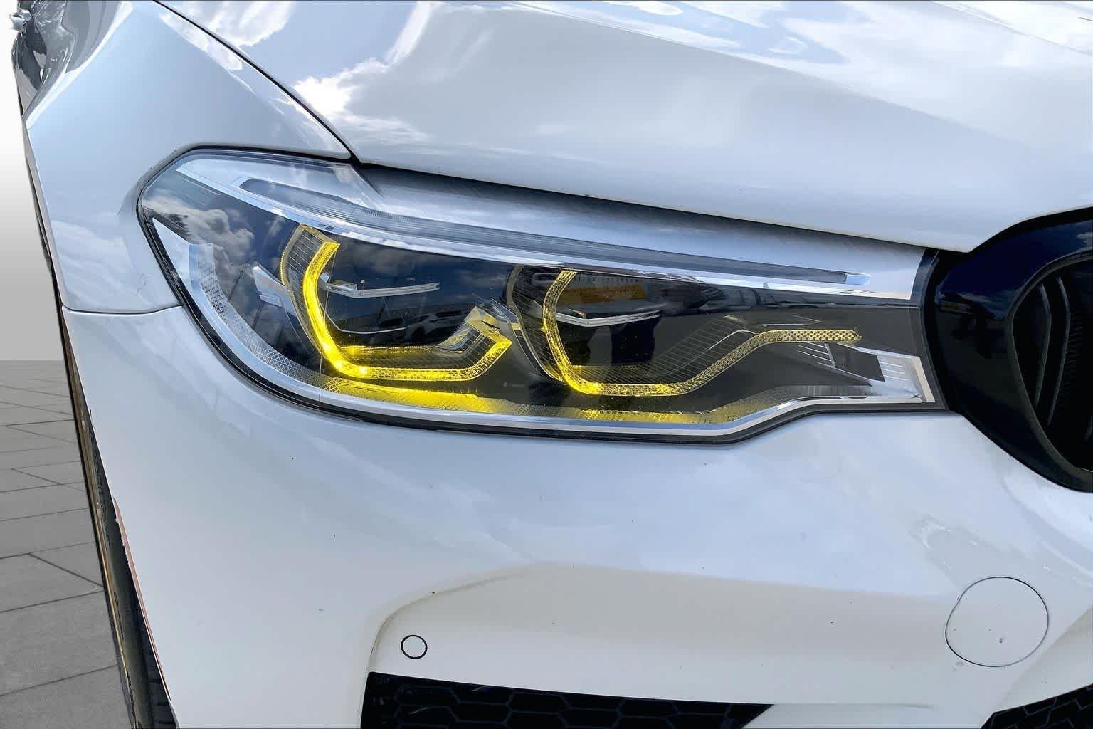 Used 2018 Alpine White BMW  image 24