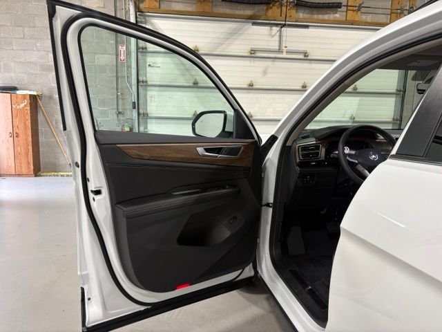 New 2026 White/off-white Volkswagen 2.0T SE w/Technology image 10