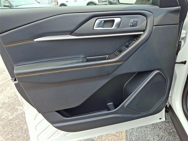 New 2026 Star White Metallic Tri-Coat Ford Tremor® image 29