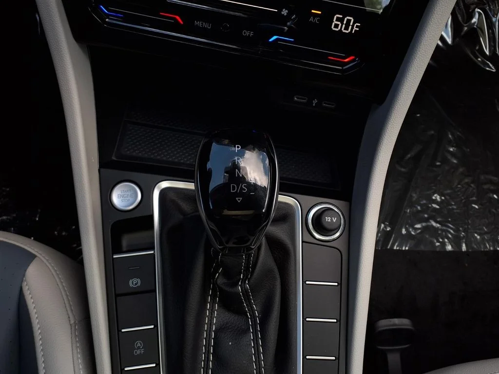 New 2026 Deep Black Pearl Volkswagen 1.5T SE image 20