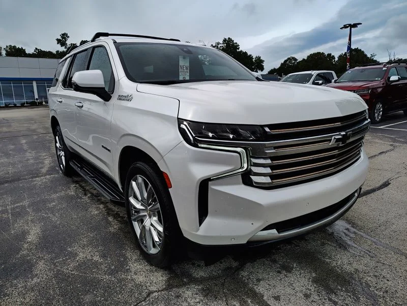 Used 2021 Beige Chevrolet High Country image 3