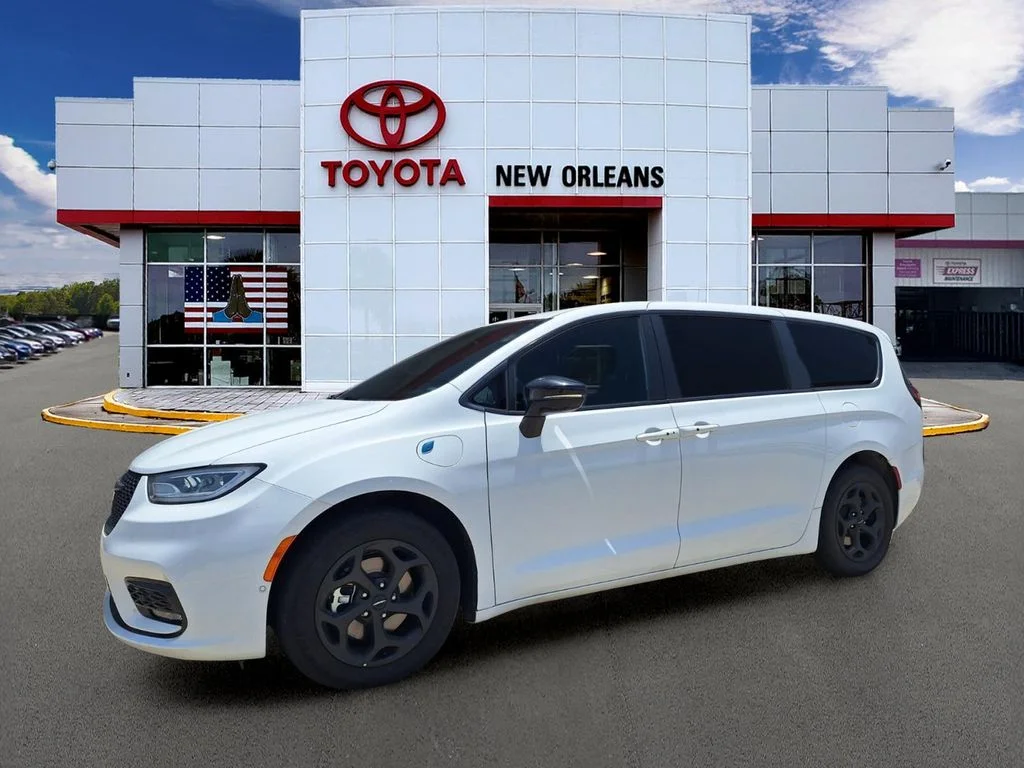 2024 Chrysler Pacifica Hybrid Select S Appearance