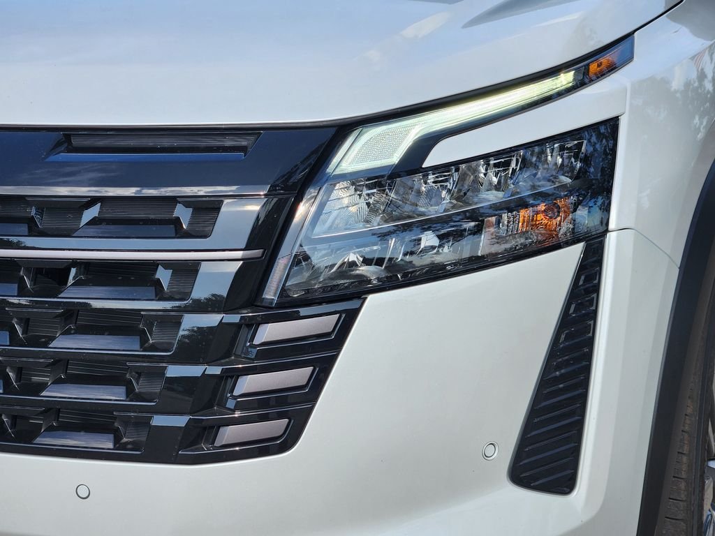 New 2026 Everest White Pearl TriCoat Nissan SV image 8