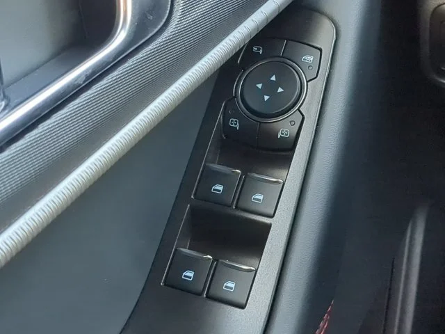 Used 2025 Gray Ford ST-Line image 29