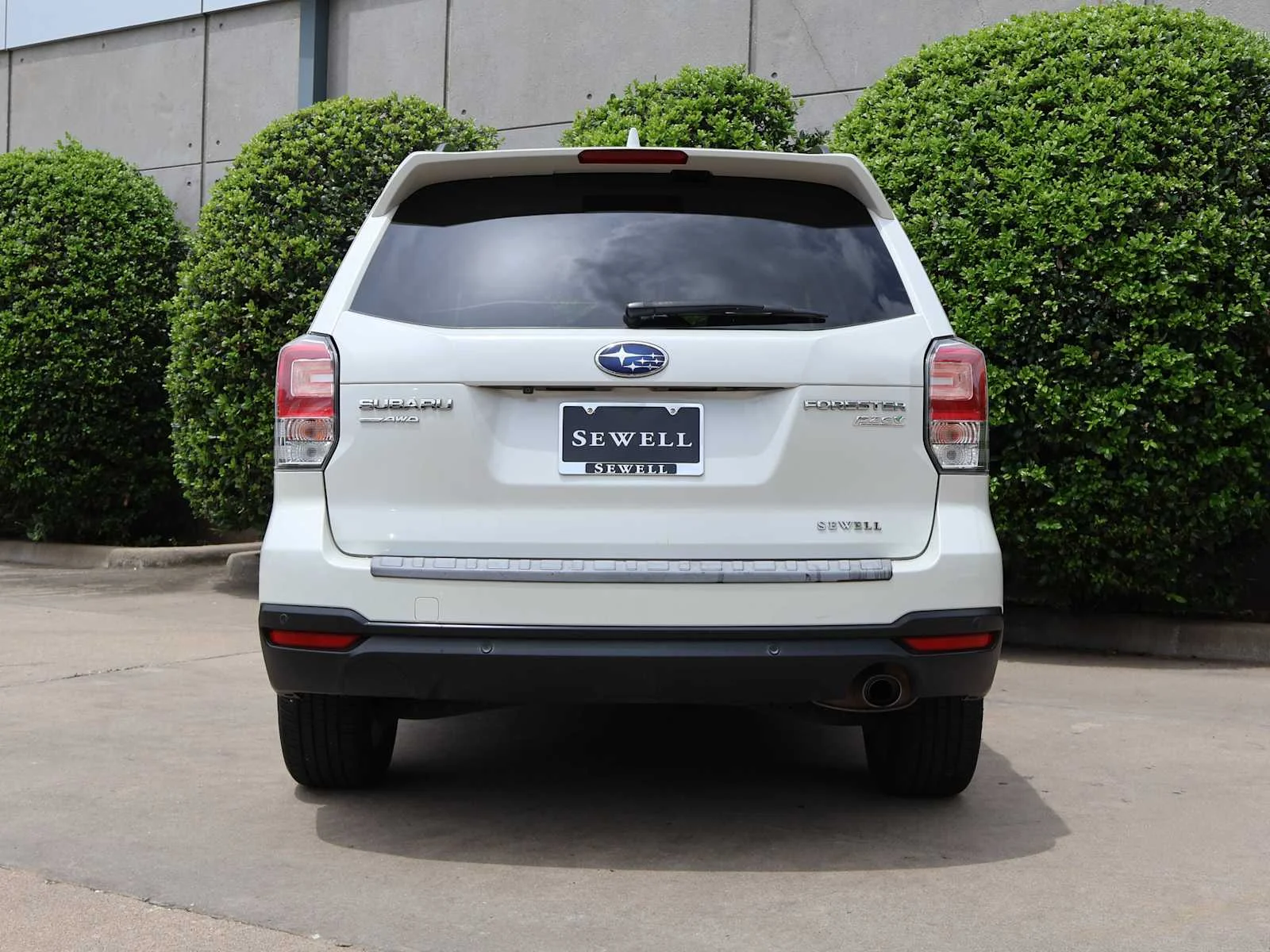 Used 2017 Crystal White Pearl Subaru Touring image 9