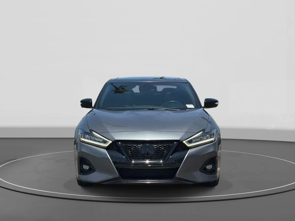 Certified Used 2020 GUN METALLIC Nissan SR image 2