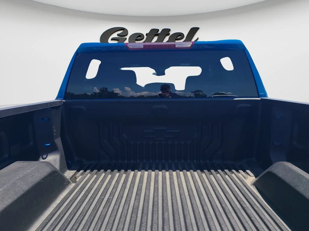 Used 2023 GLACIER BLUE METALLIC Chevrolet RST image 9