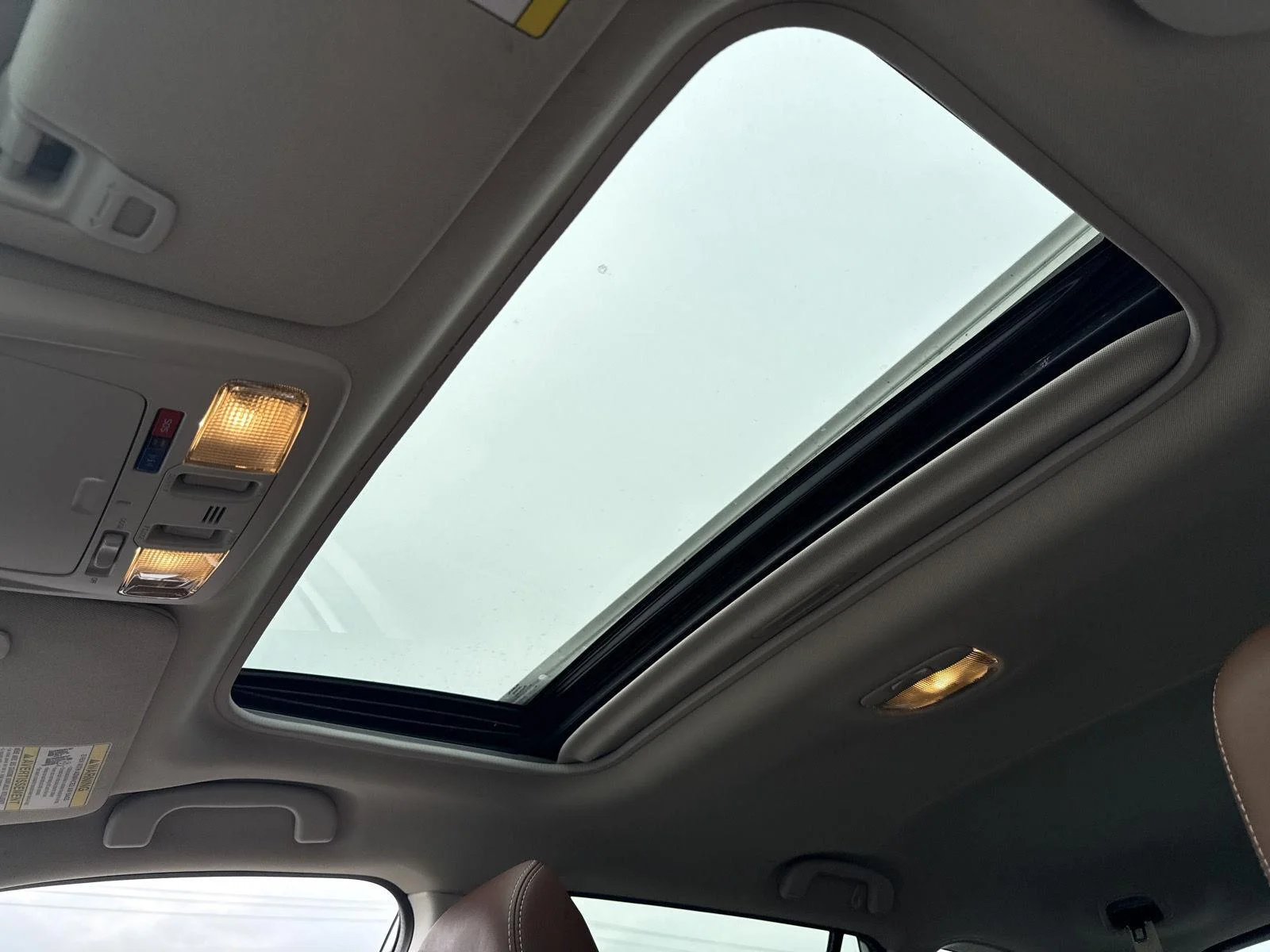Used 2019 Crystal White Pearl Subaru Touring image 9