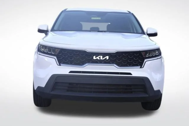 Used 2023 White Kia LX image 5