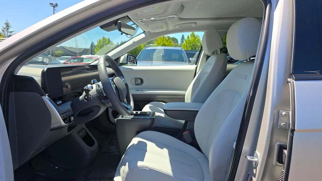 Used 2025 Gravity Gold Matte Hyundai Limited image 21