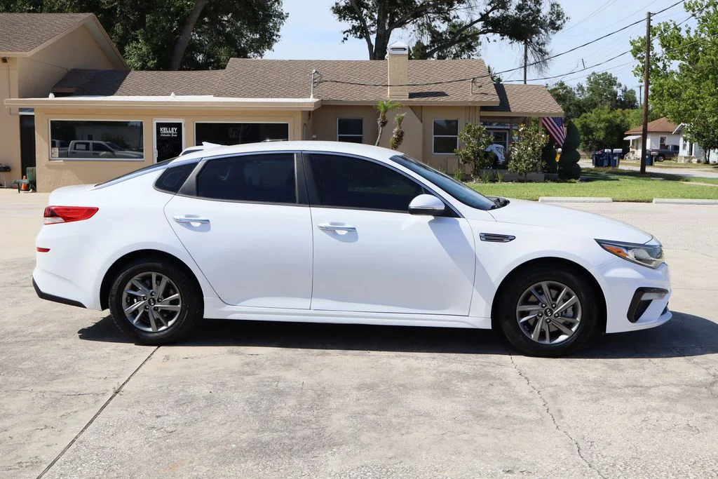 Used 2019 White Kia LX image 10
