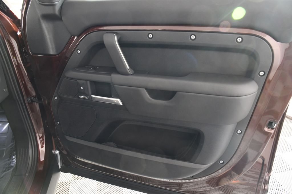 2026 Land Rover Defender X-Dynamic SE - Photo 20