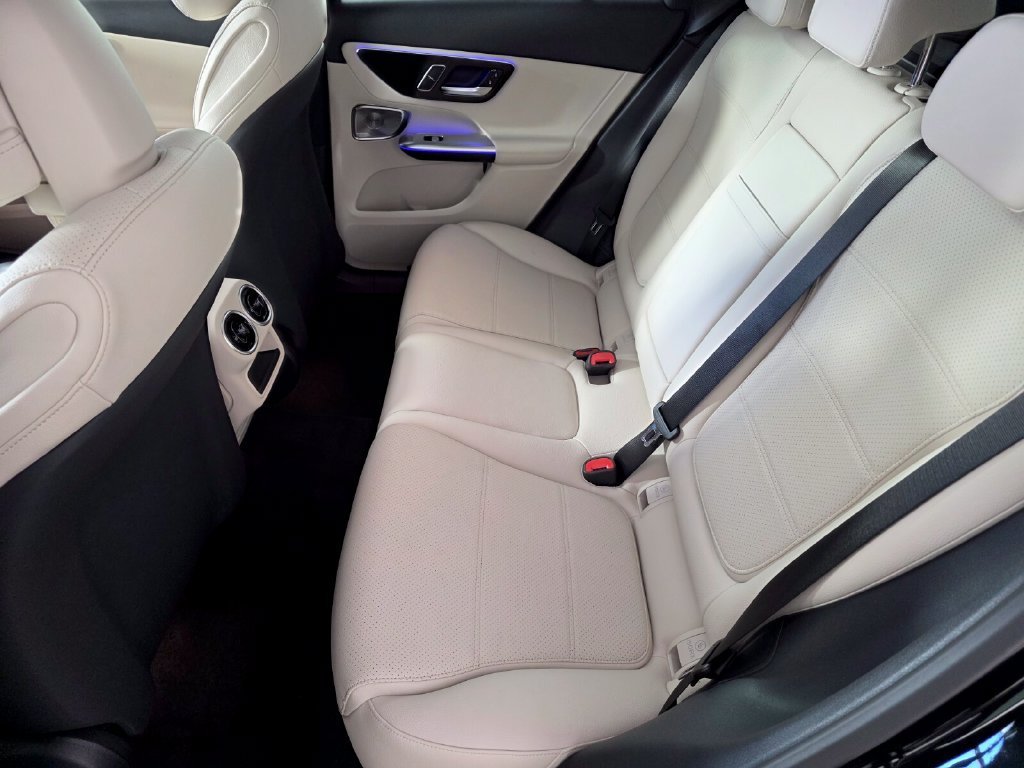 New 2027 Black Mercedes-Benz GLC 300 image 27