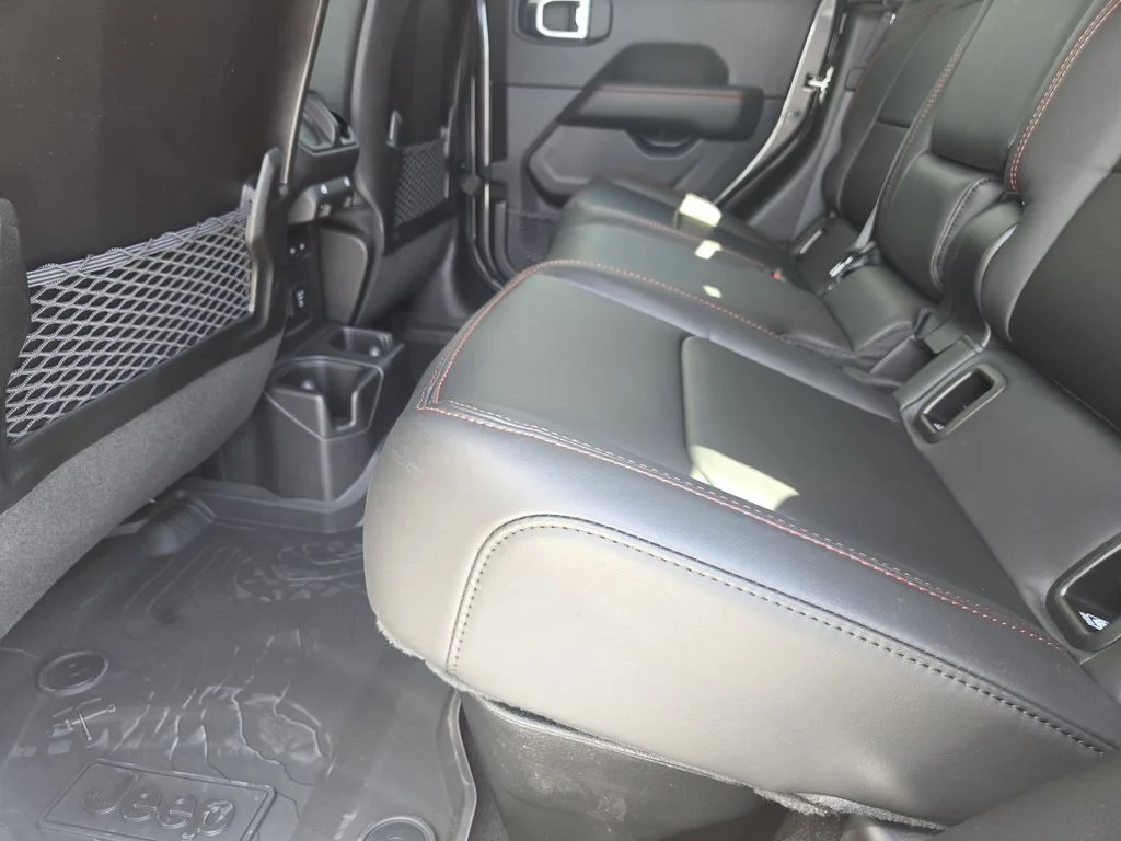 New 2026 Granite Crystal Metallic Clearcoat Jeep Rubicon image 21