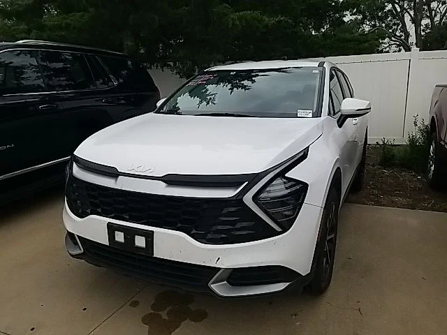 Used 2025 White Kia EX image 8