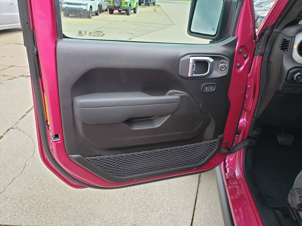 New 2026 Tuscadero Pearl-Coat Exterior Paint Jeep Willys image 13