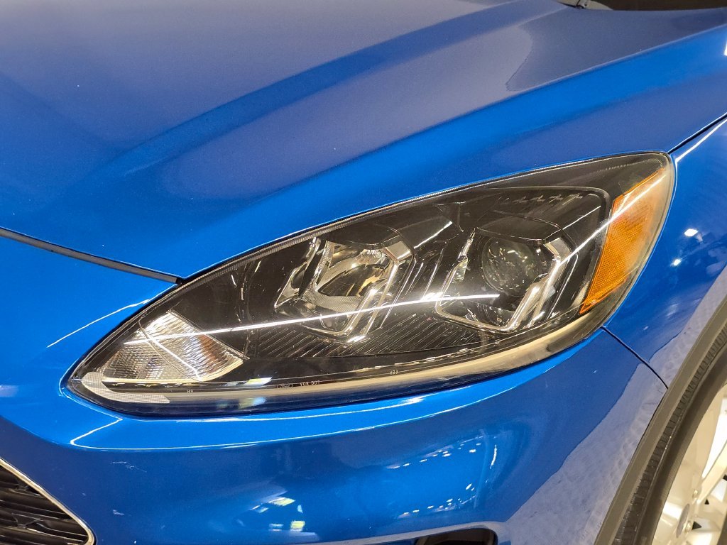 Used 2020 Blue Ford SE image 14