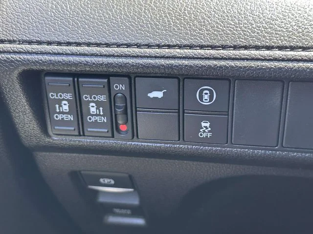 2024 Honda Odyssey EX-L - Photo 27