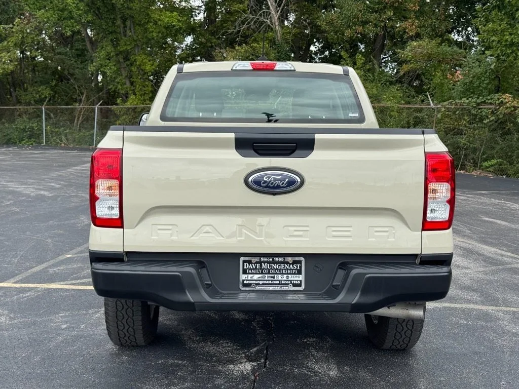 Used 2025 Beige Ford XL image 7