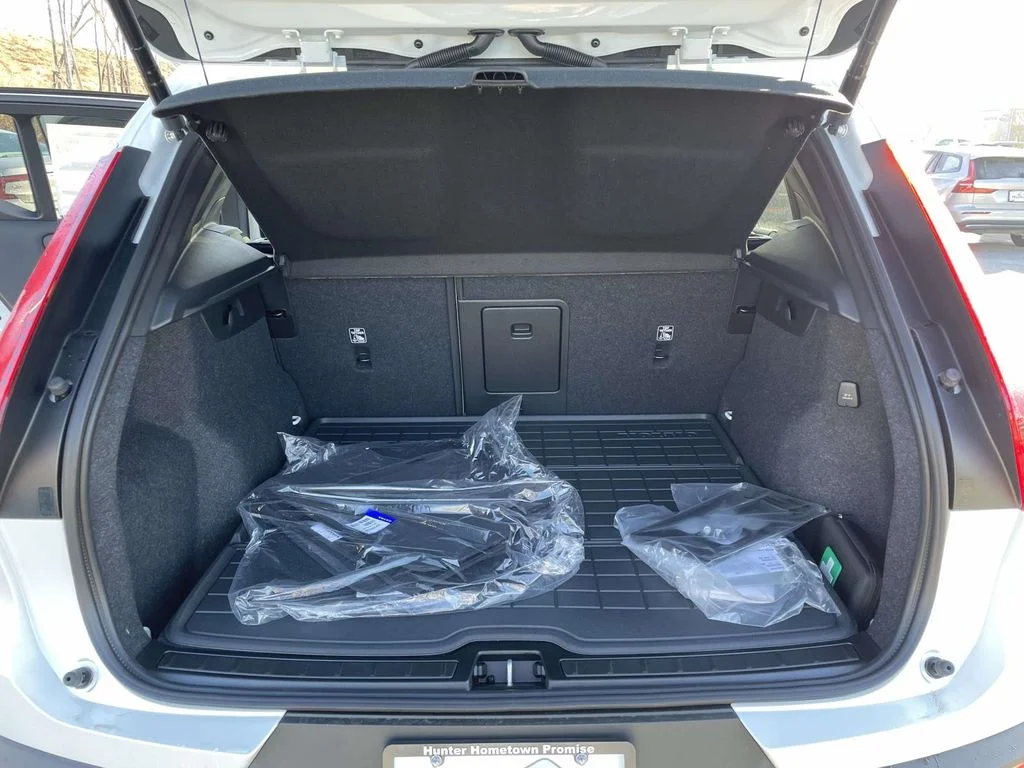 New 2026 Crystal White Volvo Ultra image 30