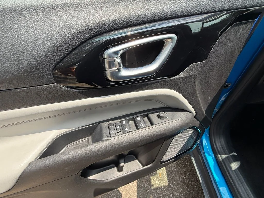 2025 Jeep Compass Limited - Photo 11