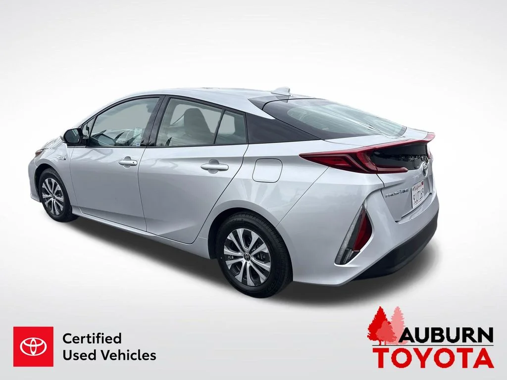 Certified Used 2020 Classic Silver Metallic Toyota LE image 6