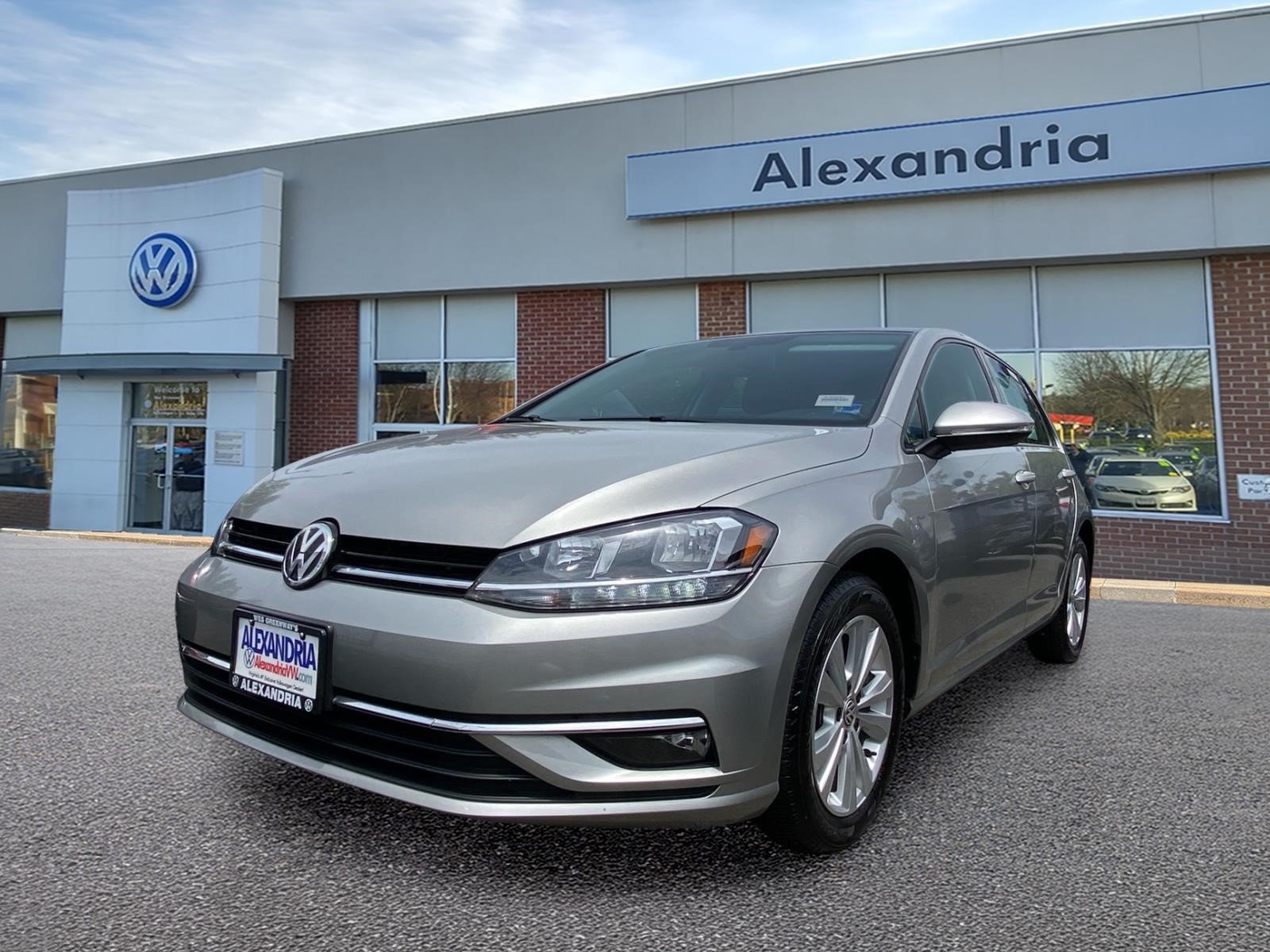 Used 2018 Silver Volkswagen TSI SE 4-Door image 1