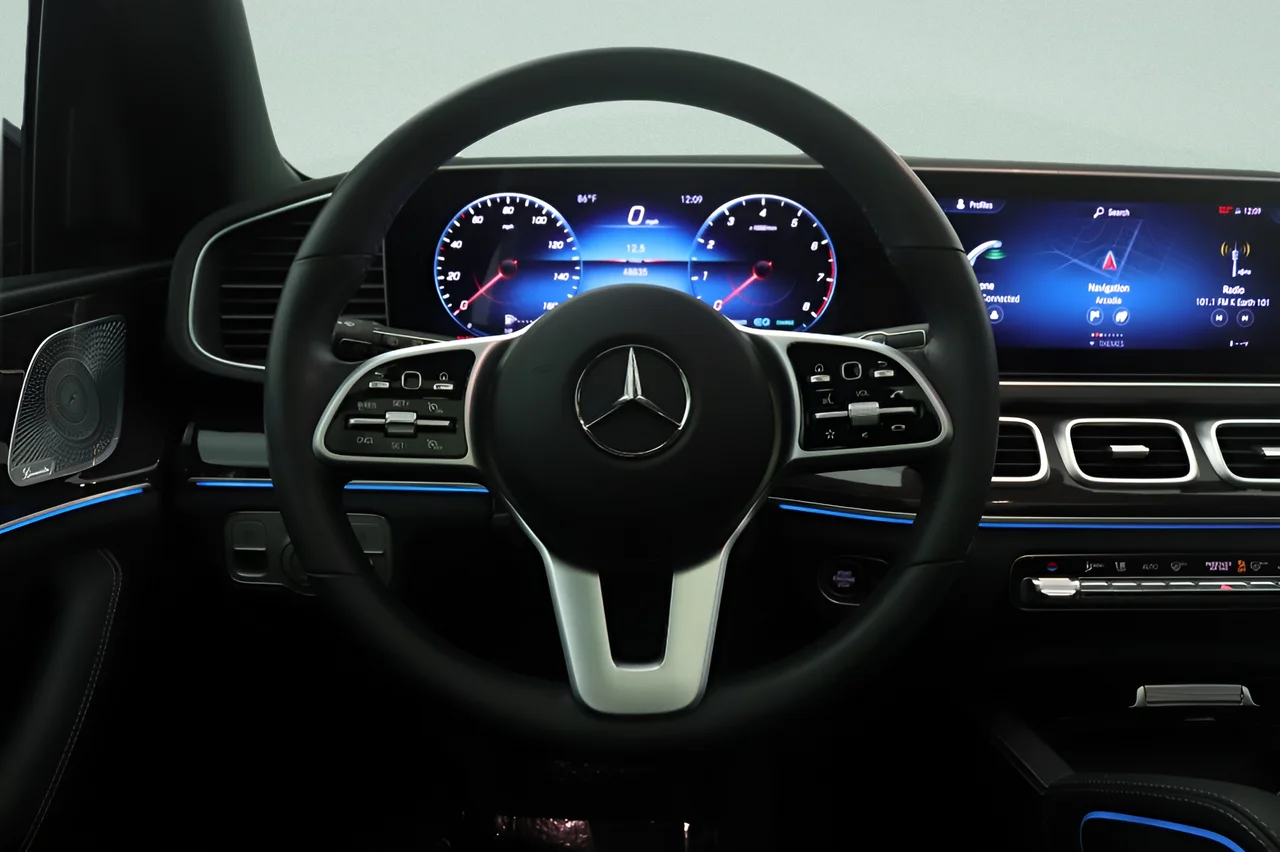Used 2020 Silver Mercedes-Benz 450 4MATIC® AMG® Package image 8