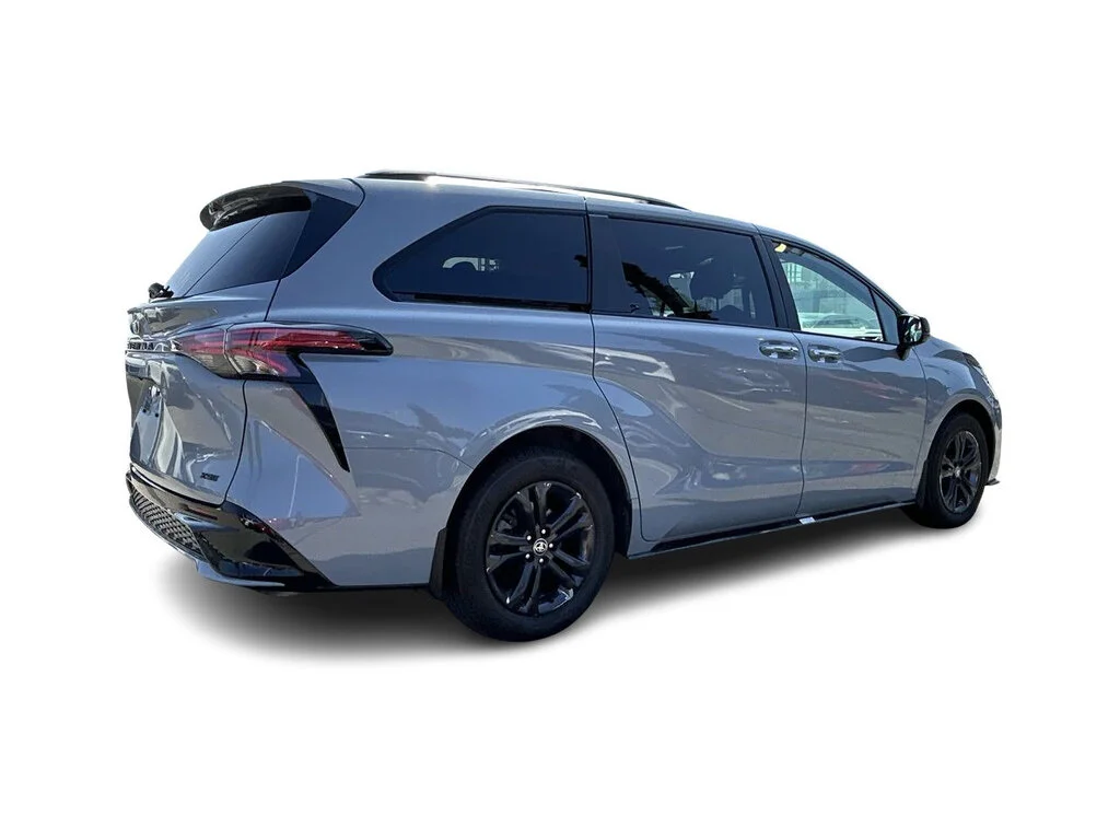 Used 2025  Toyota Sienna XSE AWD 7-Pass Dilawri Certified   Elevate image 15