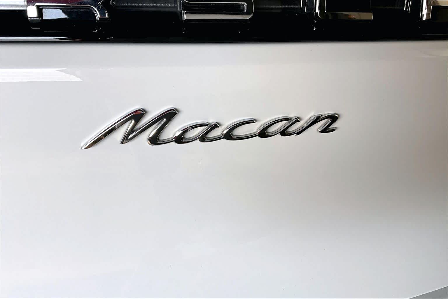 2025 Porsche Macan Base - Photo 10