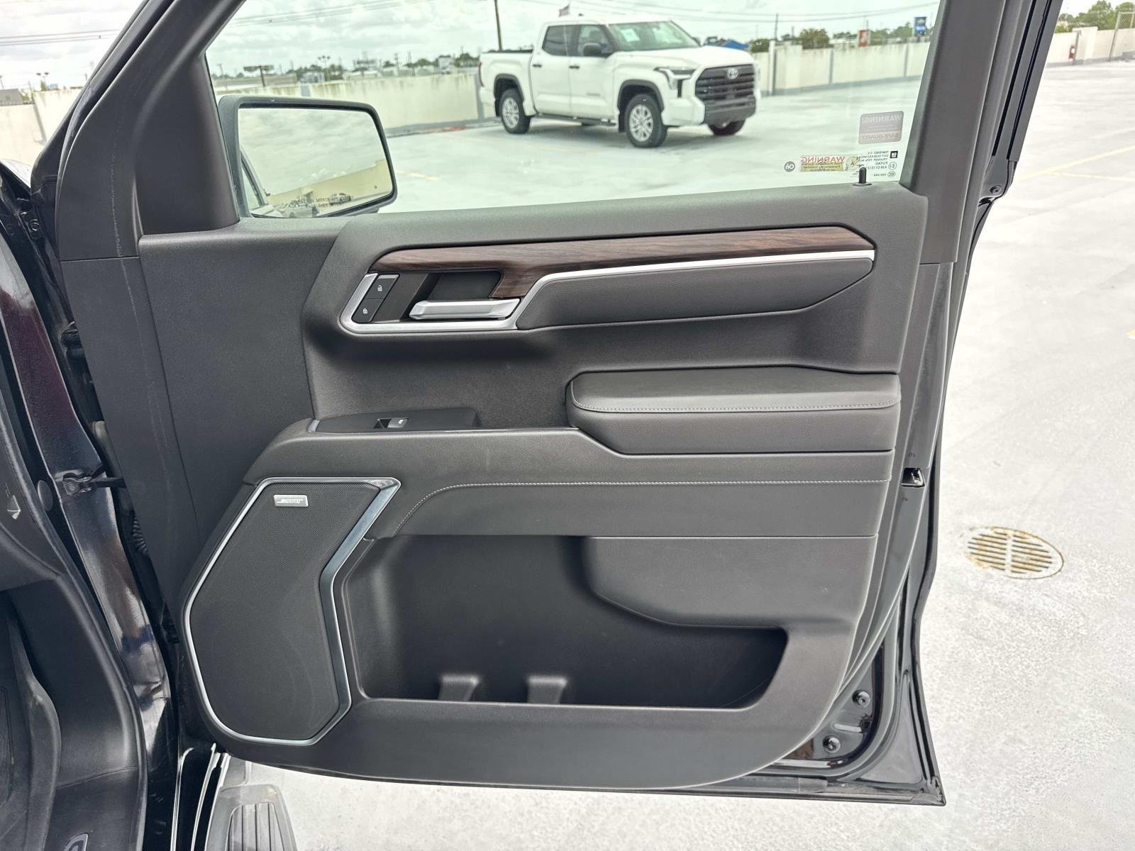 Used 2022 Onyx Black GMC SLT image 13