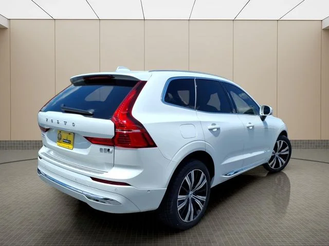 Certified Used 2023 Crystal White Volvo Plus image 8