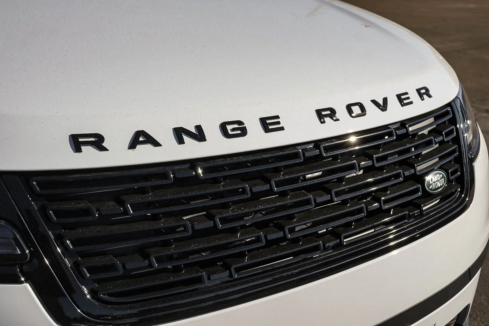 New 2026 Fuji White Land Rover S image 16
