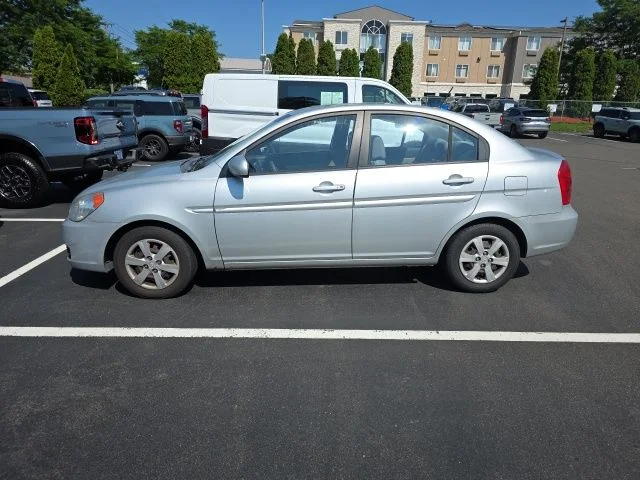 Used 2010 Platinum Silver Metallic + Pearl Hyundai GLS image 3