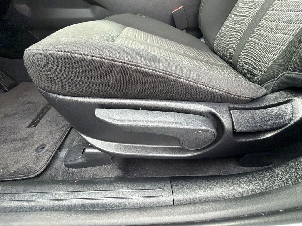 Used 2024 White Kia LX image 18
