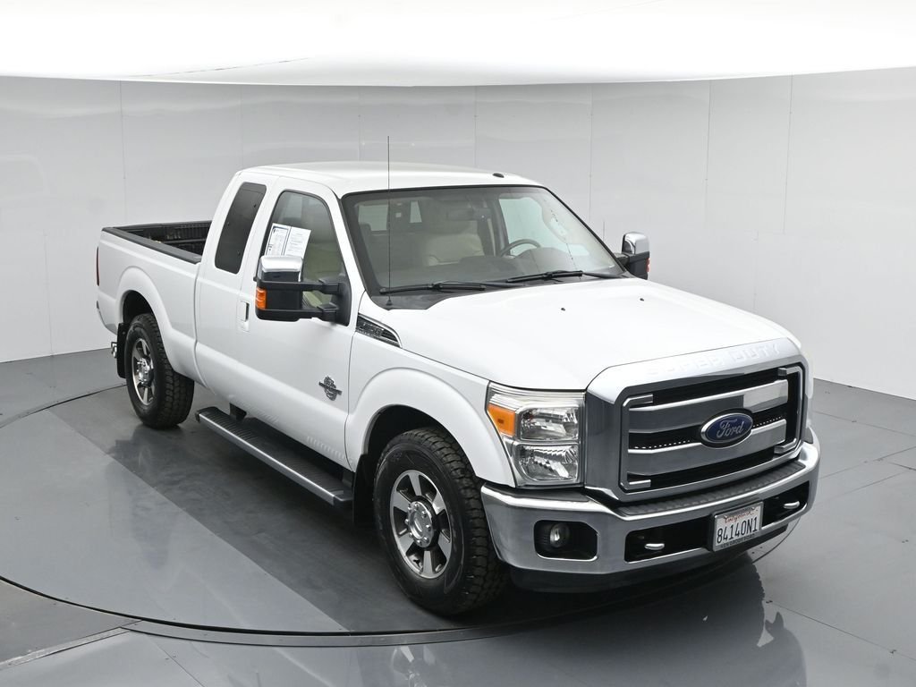 Used 2013 White Ford Lariat image 38