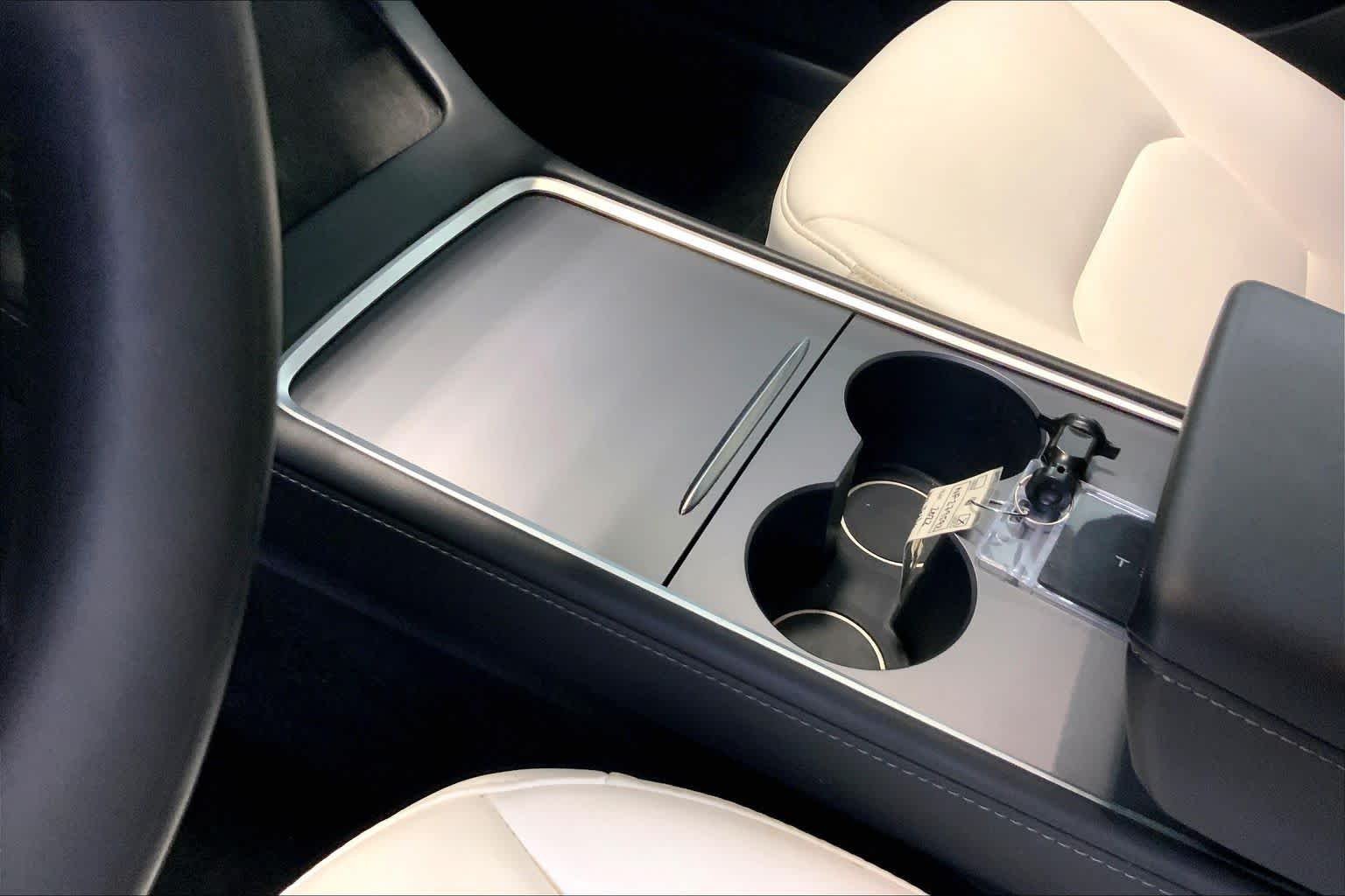 Used 2022 Midnight Silver Metallic Tesla Performance image 16