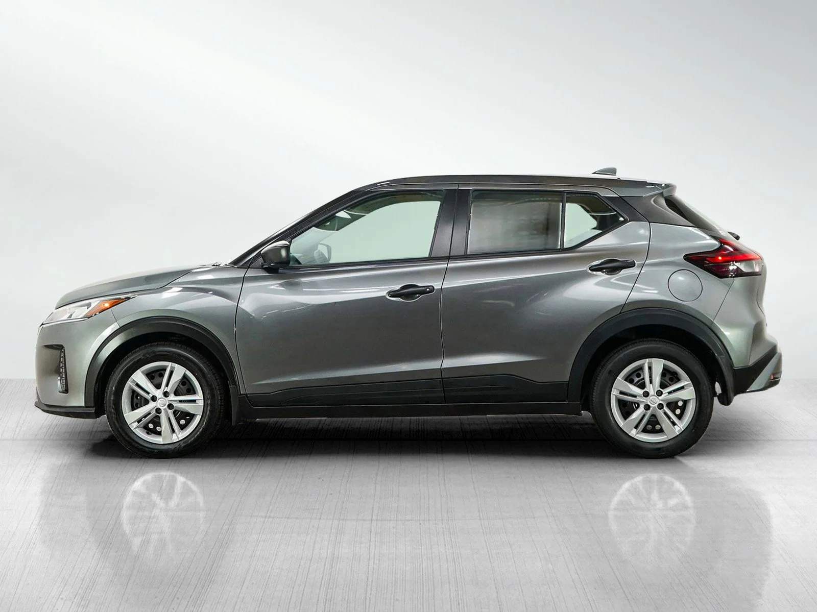 Used 2024 Nissan Kicks S with VIN 3N1CP5BV4RL562095 for sale in Burnsville, Minnesota