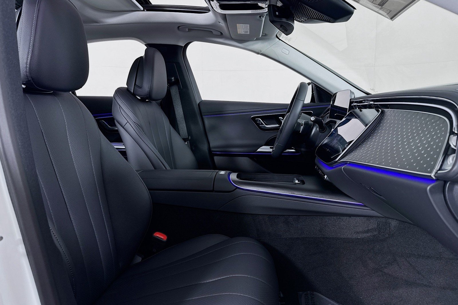 New 2026 Polar White Mercedes-Benz E 450 4MATIC® Sedan image 6