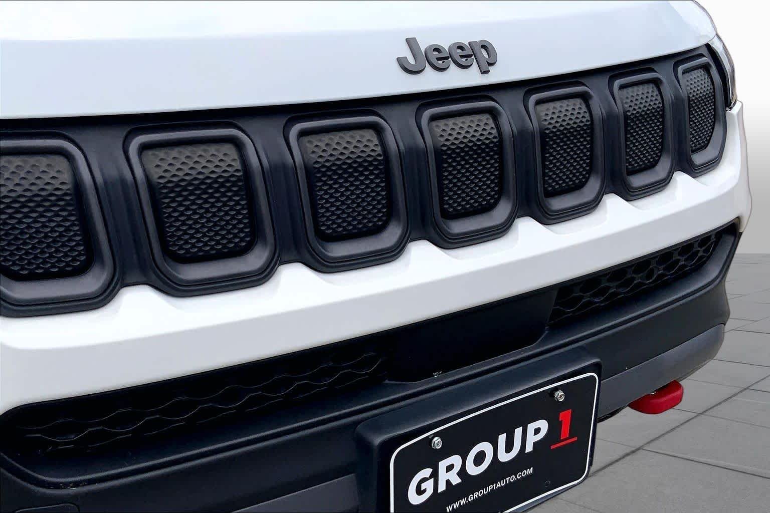 Used 2022 Bright White Clearcoat Jeep Trailhawk image 30