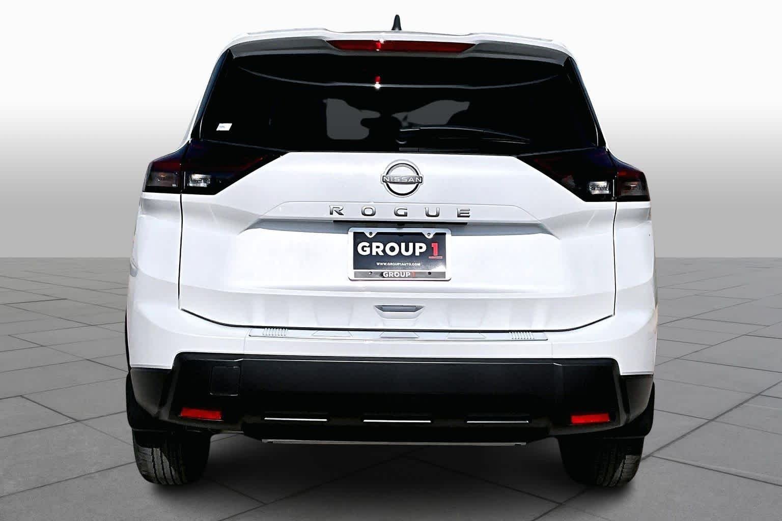 New 2026 Everest White Pearl TriCoat Nissan SV image 4