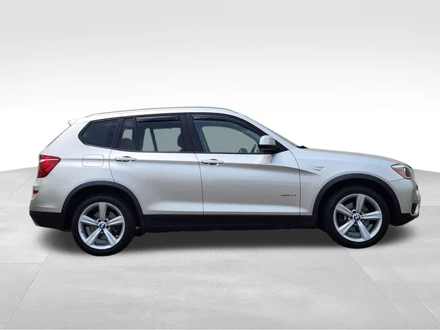 Used 2017 Silver BMW sDrive28i image 10