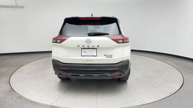 Used 2023 White Nissan SV image 3