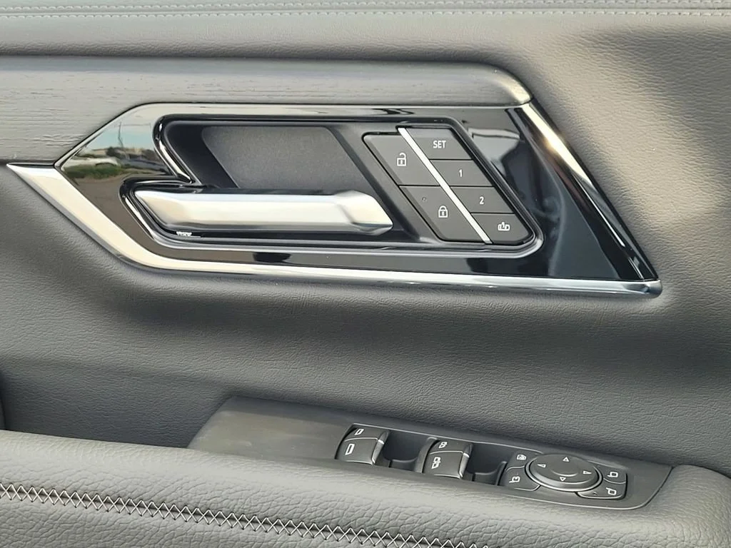 2026 GMC Yukon XL Denali - Photo 28