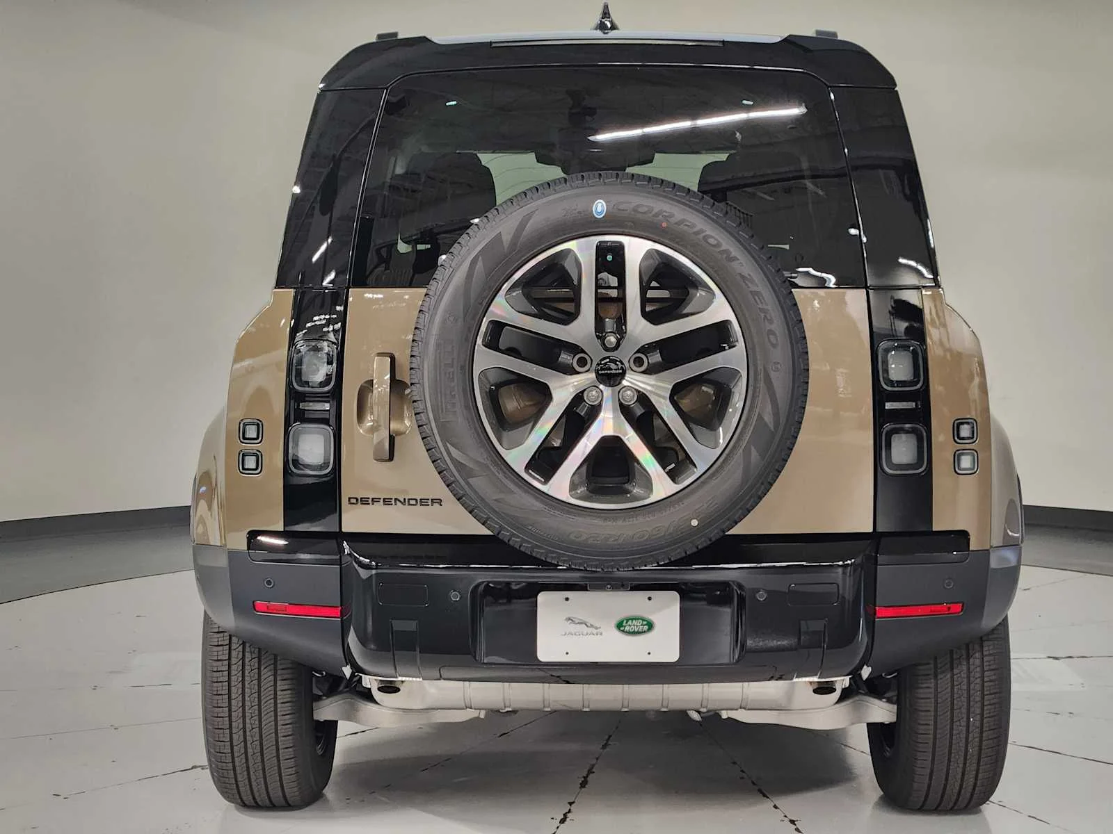 New 2026 Gondwana Stone Metallic Land Rover S image 19