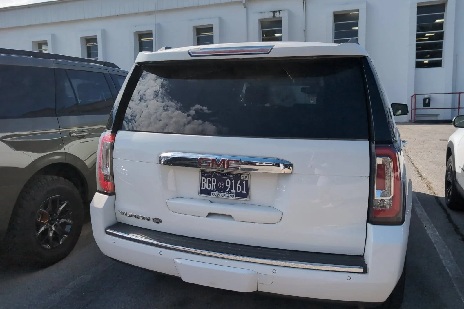 Used 2019 SUMMIT WHITE GMC Denali image 7