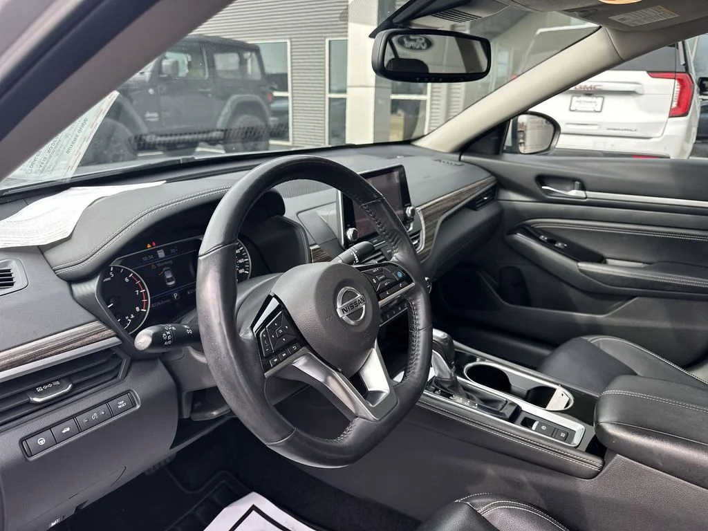 Used 2020 Silver Nissan 2.0 Platinum image 10