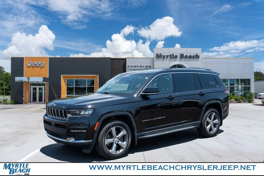 Certified Used 2021 Diamond Black Jeep Limited image 1